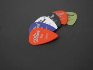 12-string guitar pick